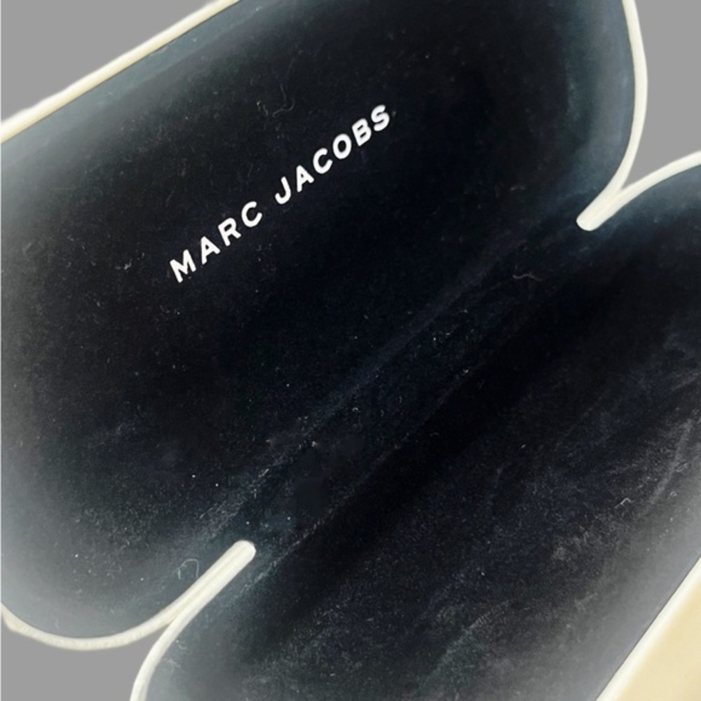 Marc Jacobs white glasses case
